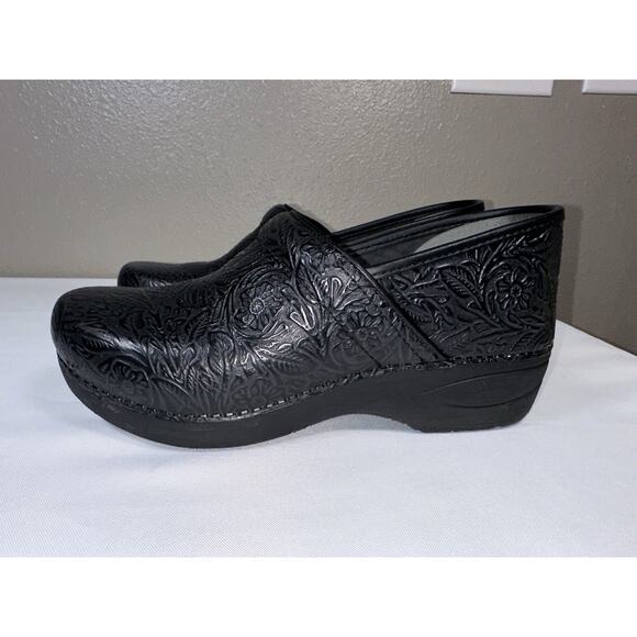 NWOT Dansko XP 2.0 Black Floral Tooled Leather Clogs Womens Sz EU 40 US 9.5 - 10 - Picture 6 of 11